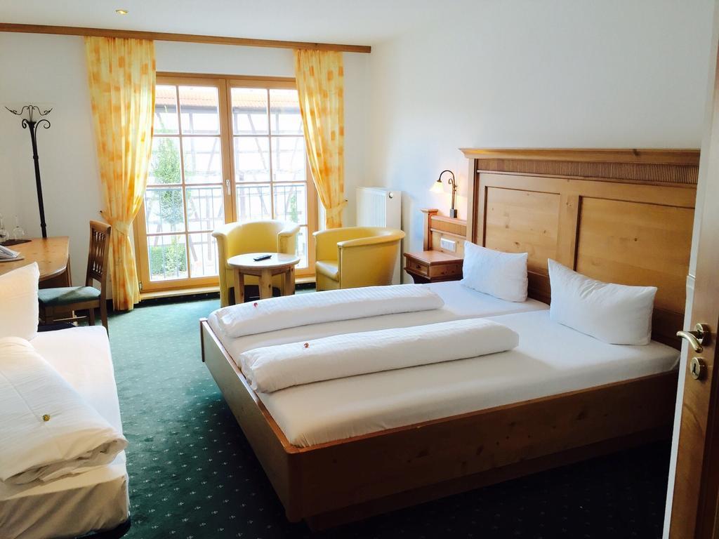 Hotel Ochsen Friesenheim  Zimmer foto