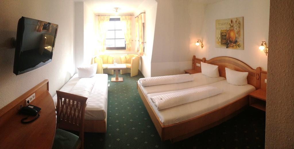 Hotel Ochsen Friesenheim  Zimmer foto